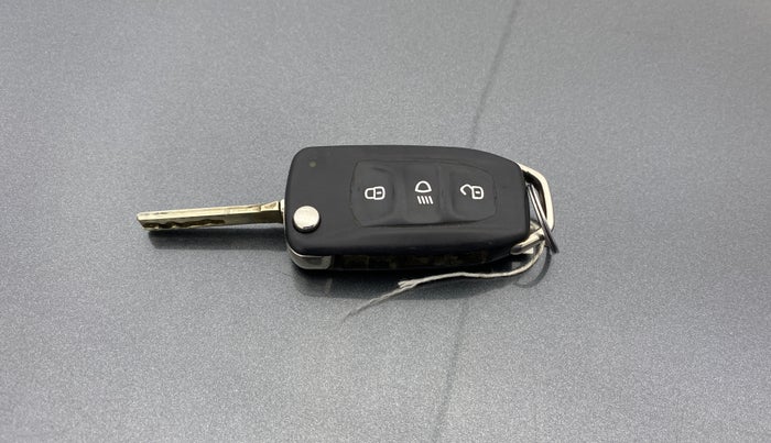 2022 Tata PUNCH ADVENTURE MT, Petrol, Manual, 99,571 km, Key Close Up