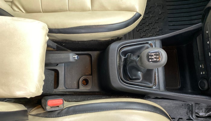 2022 Tata PUNCH ADVENTURE MT, Petrol, Manual, 99,571 km, Gear Lever