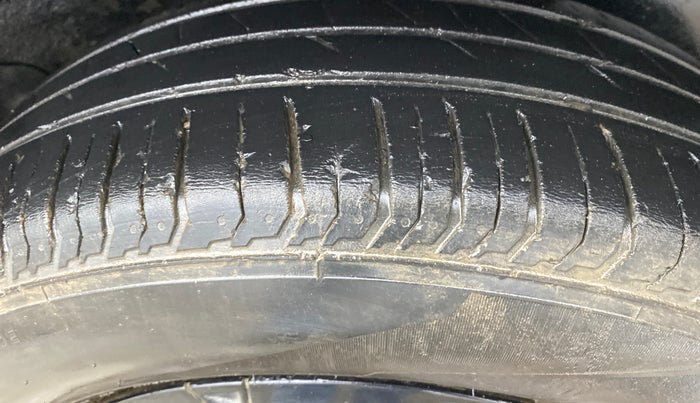 2022 Tata PUNCH ADVENTURE MT, Petrol, Manual, 99,571 km, Left Rear Tyre Tread