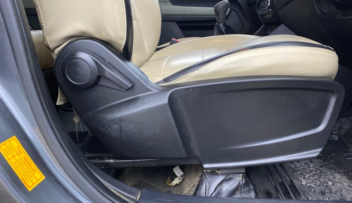 2022 Tata PUNCH ADVENTURE MT, Petrol, Manual, 99,571 km, Driver Side Adjustment Panel