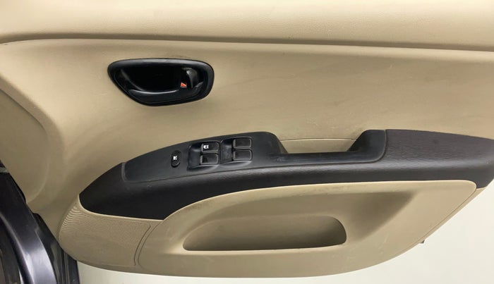 2016 Hyundai i10 MAGNA 1.1, Petrol, Manual, 94,170 km, Driver Side Door Panels Control