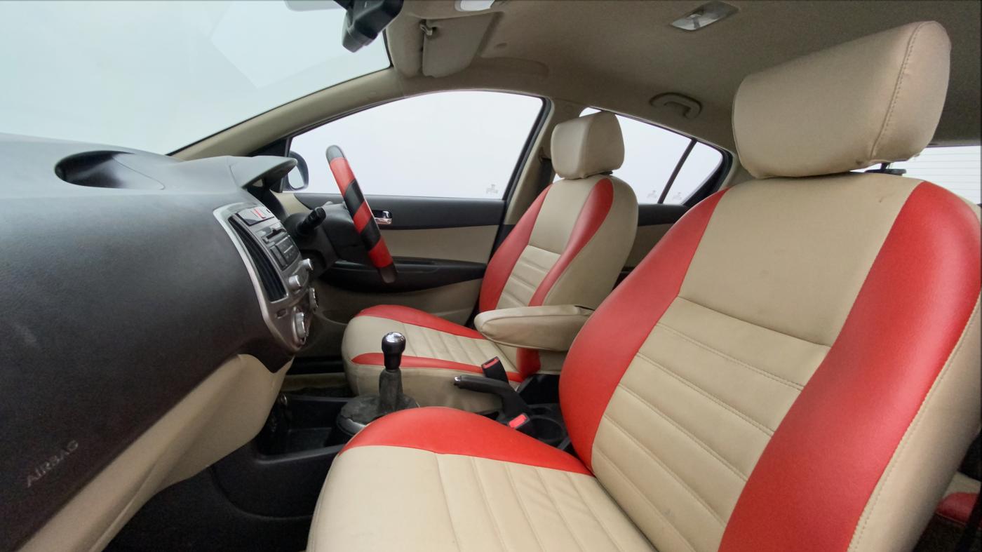 2014 Hyundai i20 ASTA 1.2, Petrol, Manual, 64,912 km, Right Side Front Door Cabin