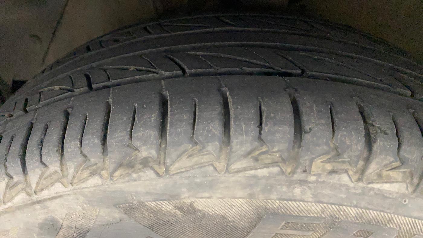 2014 Hyundai i20 ASTA 1.2, Petrol, Manual, 64,912 km, Left Front Tyre Tread