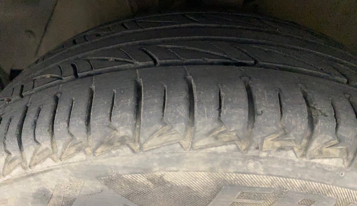 2014 Hyundai i20 ASTA 1.2, Petrol, Manual, 64,912 km, Left Front Tyre Tread
