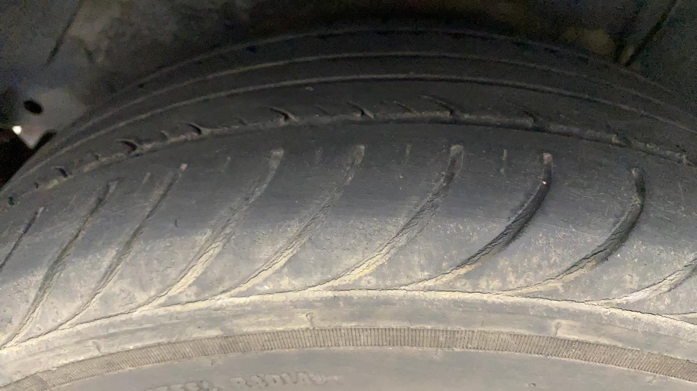 2014 Hyundai i20 ASTA 1.2, Petrol, Manual, 64,912 km, Right Rear Tyre Tread