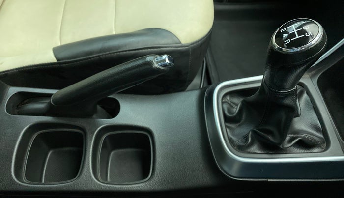 2017 Maruti S Cross ZETA SHVS, Diesel, Manual, 63,241 km, Gear Lever