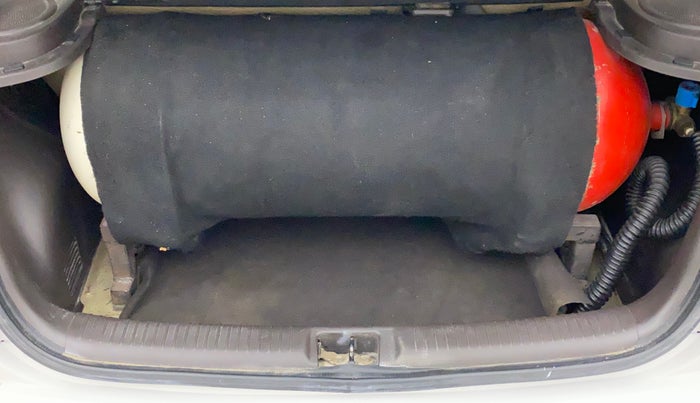 2014 Hyundai Santro Xing GLS PLUS AUDIO, CNG, Manual, 1,09,048 km, Boot Inside