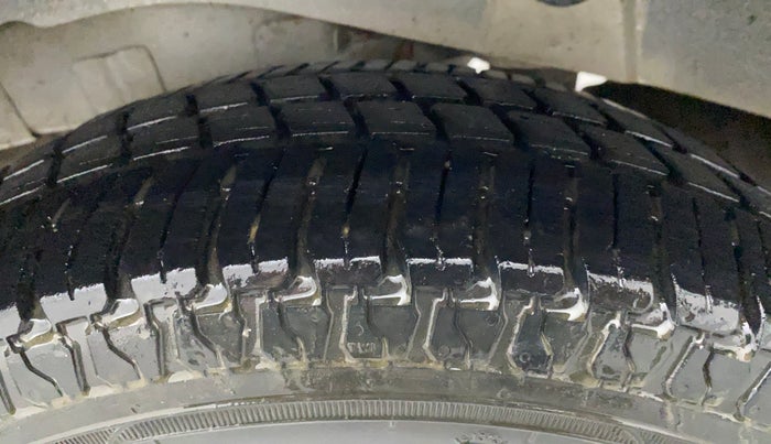 2014 Hyundai Santro Xing GLS PLUS AUDIO, CNG, Manual, 1,09,048 km, Right Rear Tyre Tread