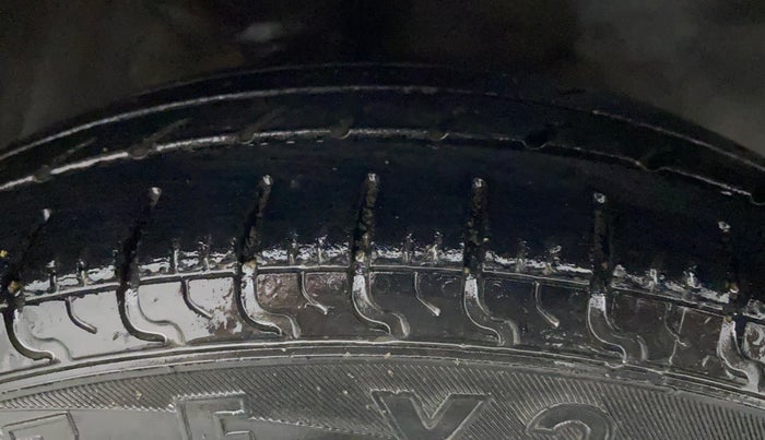 2014 Hyundai Santro Xing GLS PLUS AUDIO, CNG, Manual, 1,09,048 km, Right Front Tyre Tread