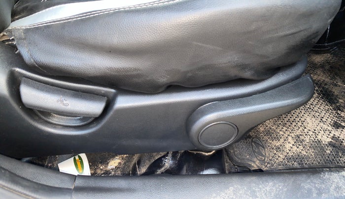 2014 Hyundai Xcent S 1.2, Petrol, Manual, 76,933 km, Driver Side Adjustment Panel