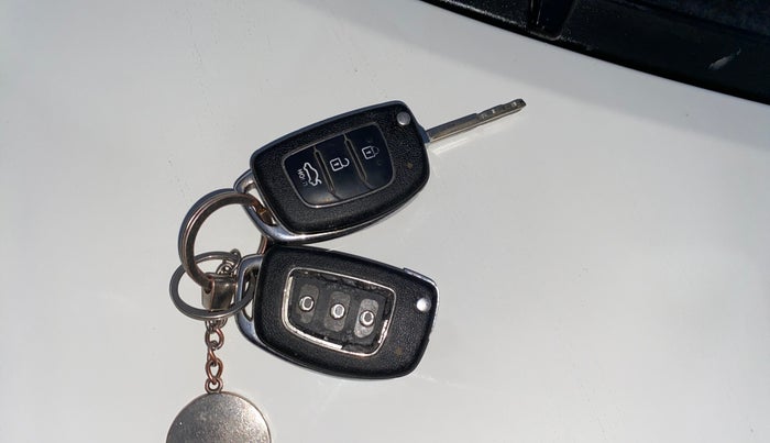 2014 Hyundai Xcent S 1.2, Petrol, Manual, 76,933 km, Key Close Up