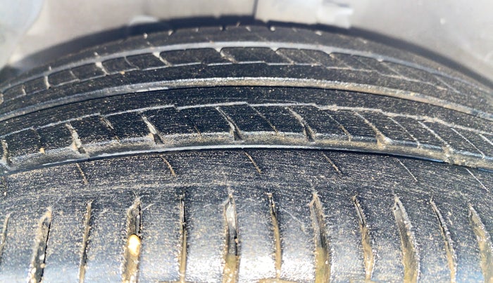 2014 Hyundai Xcent S 1.2, Petrol, Manual, 76,933 km, Left Front Tyre Tread