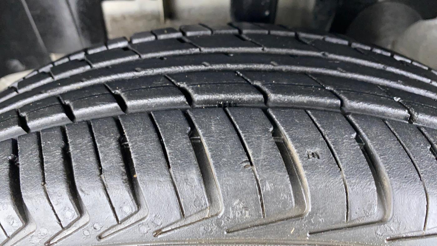 2019 Renault Kwid 1.0 RXT Opt, Petrol, Manual, 14,246 km, Left Front Tyre Tread