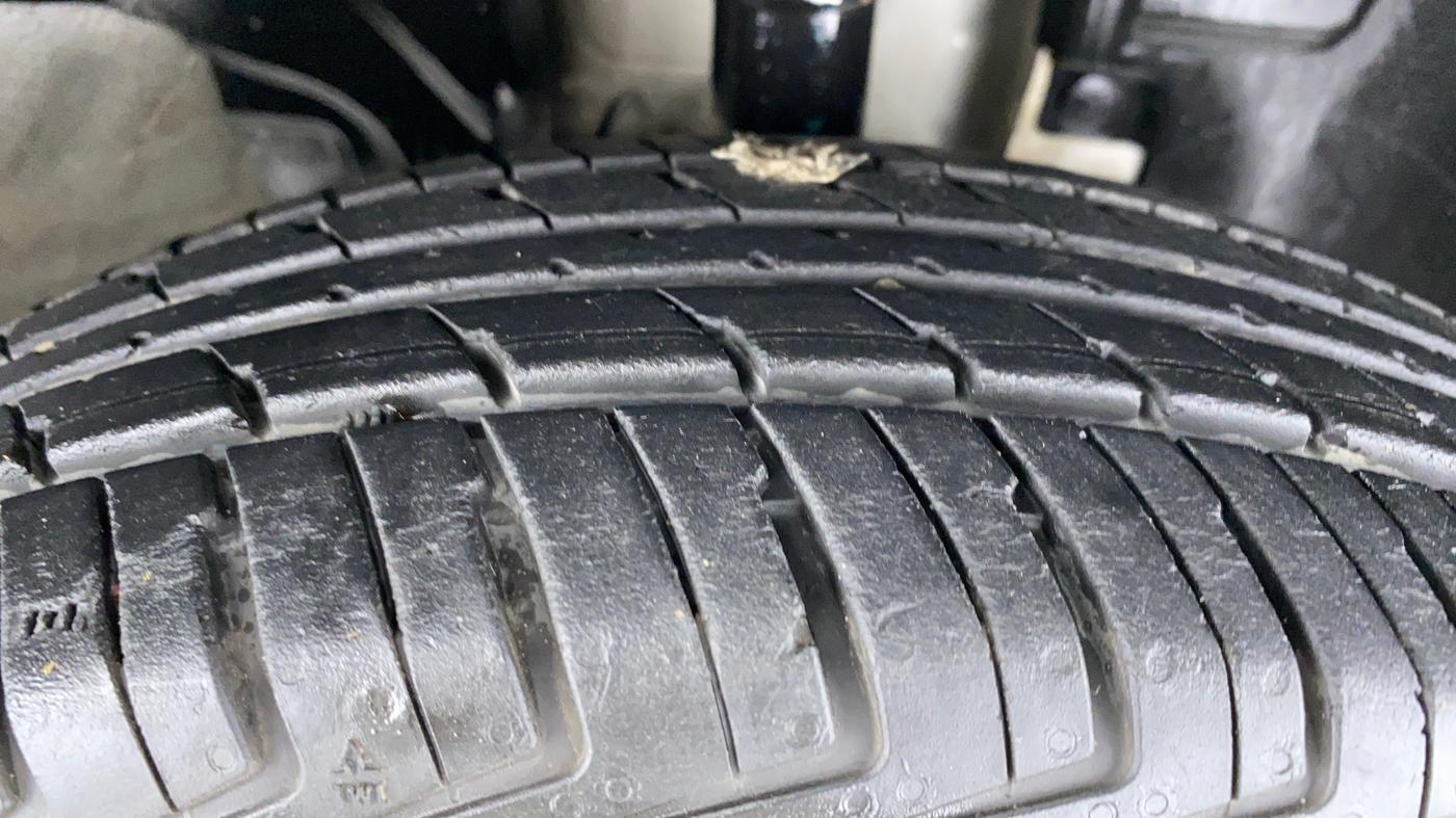 2019 Renault Kwid 1.0 RXT Opt, Petrol, Manual, 14,246 km, Right Front Tyre Tread