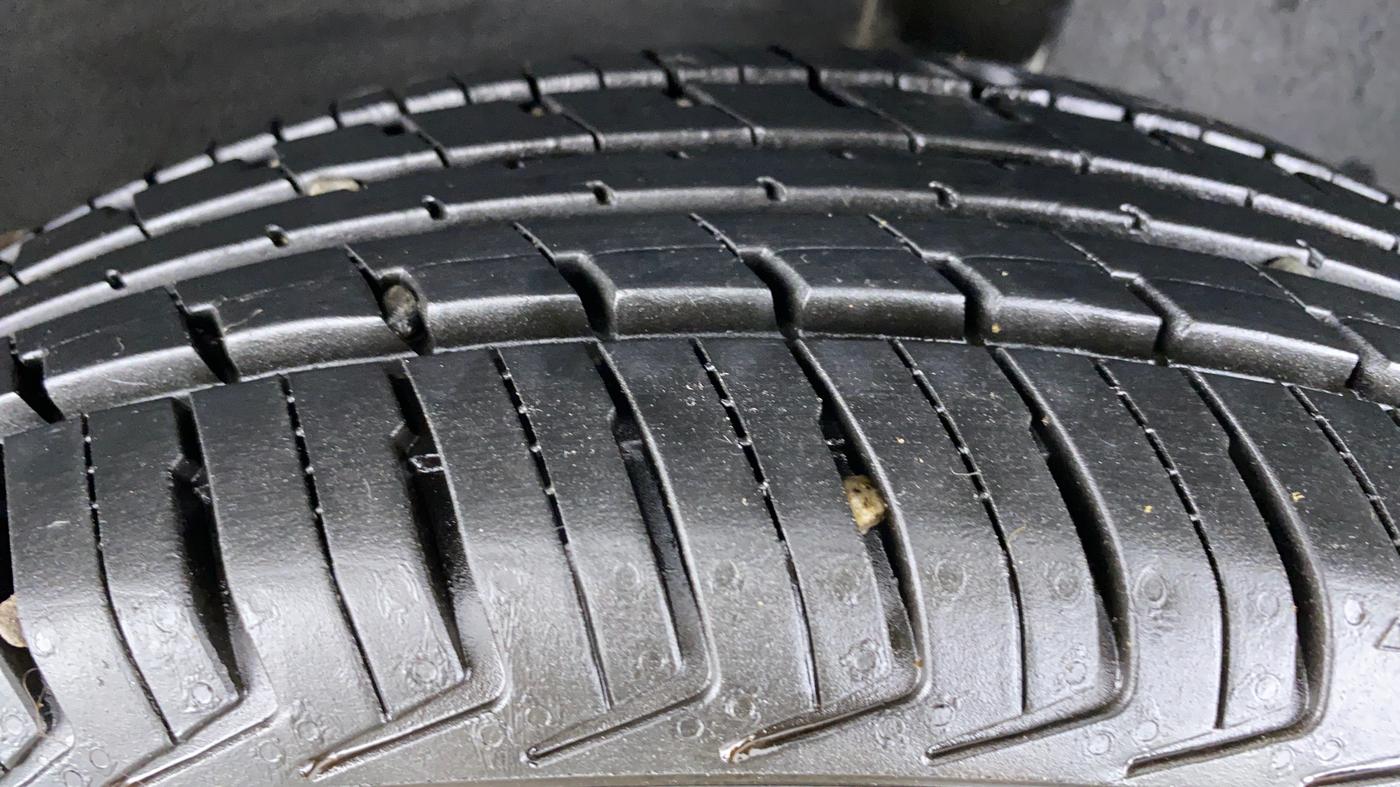 2019 Renault Kwid 1.0 RXT Opt, Petrol, Manual, 14,246 km, Left Rear Tyre Tread