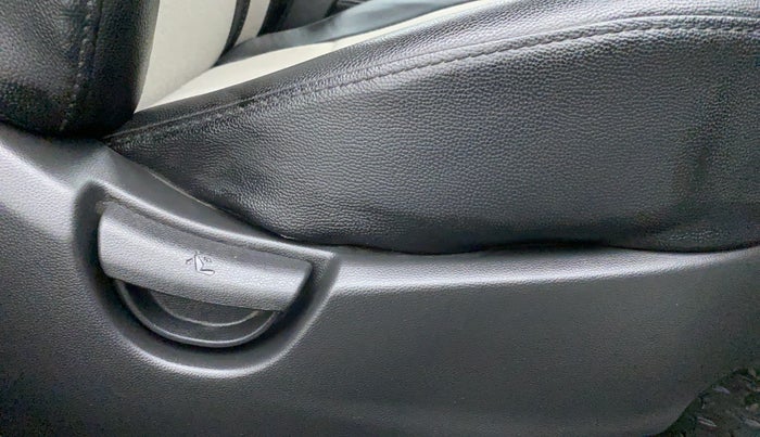 2019 Hyundai Grand i10 MAGNA CNG, CNG, Manual, 44,751 km, Driver Side Adjustment Panel
