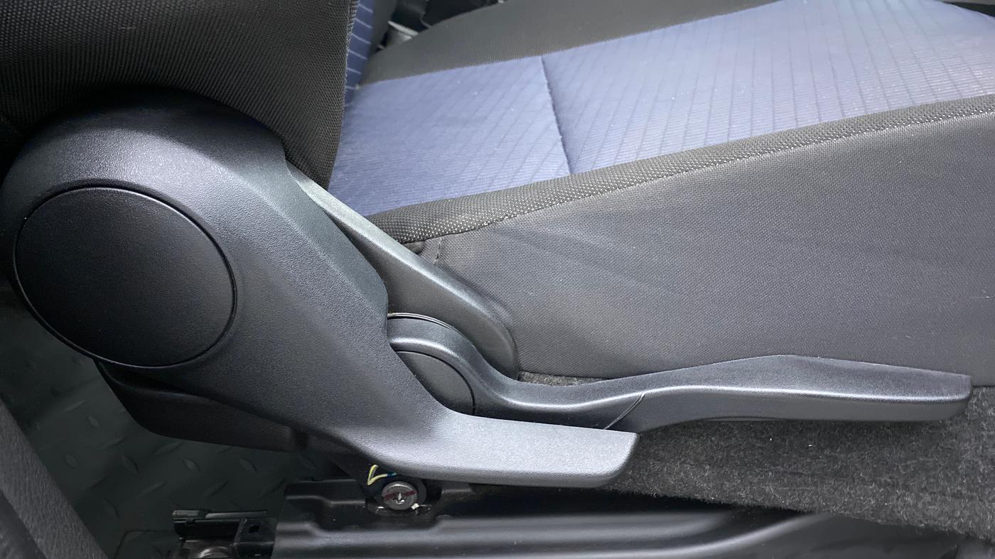 2021 Maruti Baleno ZETA 1.2 K12, Petrol, Manual, 13,173 km, Driver Side Adjustment Panel