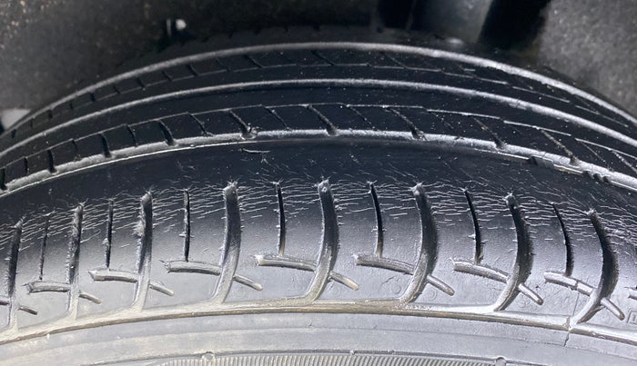 2018 Maruti Baleno DELTA PETROL 1.2, Petrol, Manual, 94,635 km, Left Rear Tyre Tread