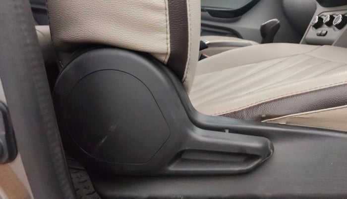 2020 Tata Tiago XT PETROL, Petrol, Manual, 20,855 km, Driver Side Adjustment Panel