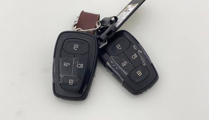 2021 Tata ALTROZ XZ PETROL, Petrol, Manual, 24,310 km, Key Close Up