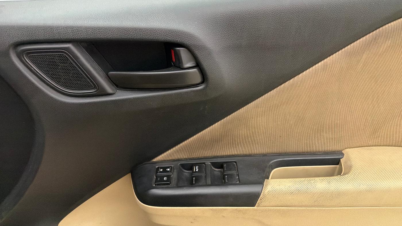 2016 Honda City 1.5L I-VTEC SV, Petrol, Manual, 36,940 km, Driver Side Door Panels Control