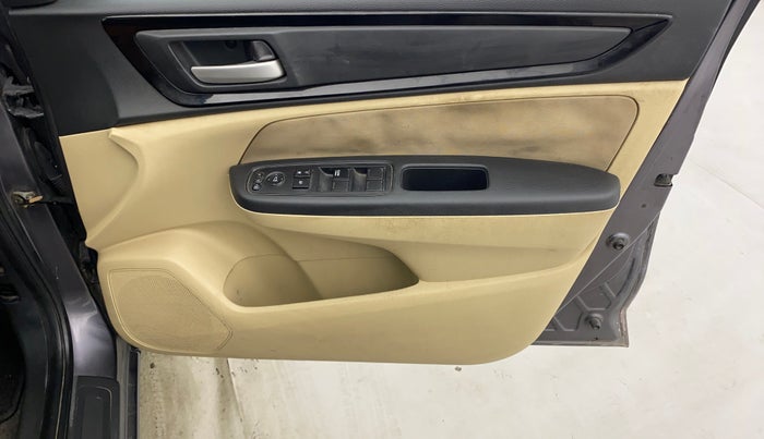 2019 Honda Amaze 1.5L I-DTEC S, Diesel, Manual, 70,075 km, Driver Side Door Panels Control