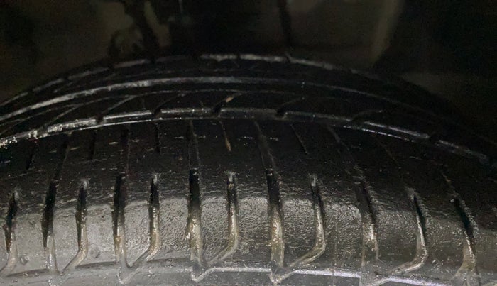 2017 Hyundai Elite i20 ASTA 1.2 (O), Petrol, Manual, 63,001 km, Right Front Tyre Tread