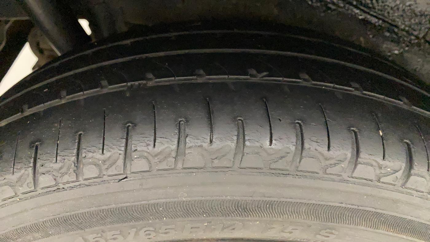 2014 Maruti Wagon R 1.0 VXI, Petrol, Manual, 84,516 km, Right Rear Tyre Tread