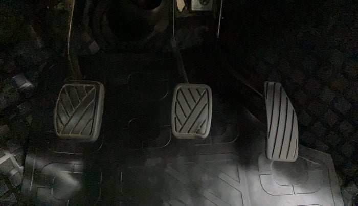 2014 Maruti Wagon R 1.0 VXI, Petrol, Manual, 84,516 km, Pedals