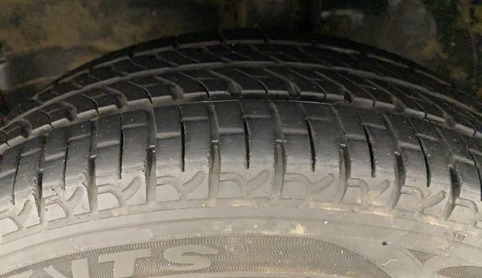 2014 Maruti Wagon R 1.0 VXI, Petrol, Manual, 84,516 km, Left Front Tyre Tread