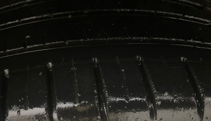 2017 Hyundai Elite i20 ASTA 1.2, Petrol, Manual, 47,559 km, Left Front Tyre Tread