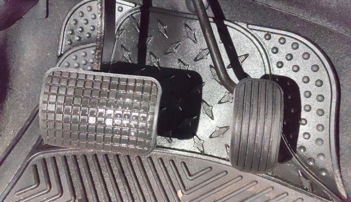 2024 Tata Tiago XTA PETROL, Petrol, Automatic, 35,199 km, Pedals