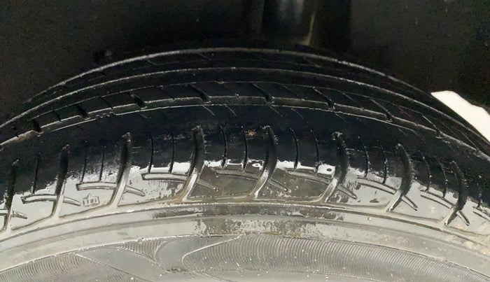 2017 Maruti Baleno DELTA PETROL 1.2, Petrol, Manual, 27,464 km, Left Rear Tyre Tread