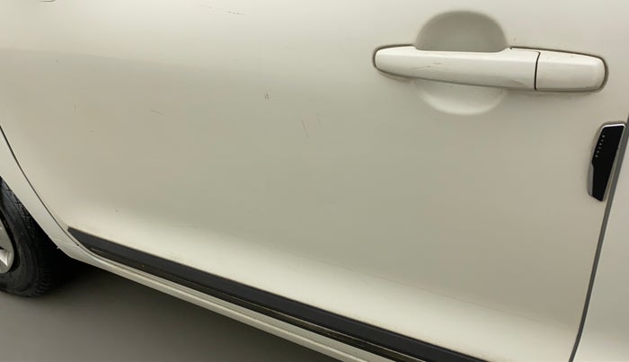 2017 Maruti Baleno DELTA PETROL 1.2, Petrol, Manual, 27,464 km, Front passenger door - Minor scratches