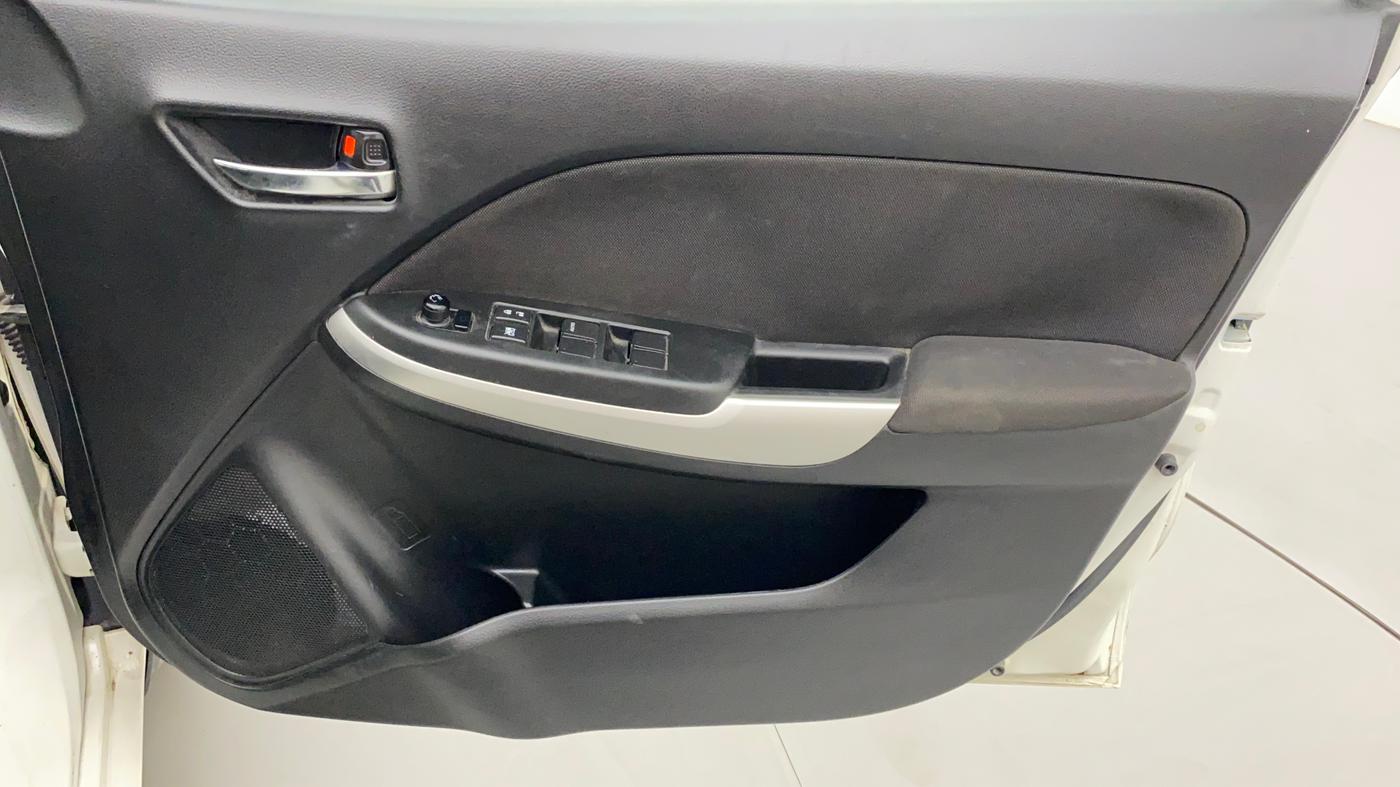 2017 Maruti Baleno DELTA PETROL 1.2, Petrol, Manual, 27,464 km, Driver Side Door Panels Control