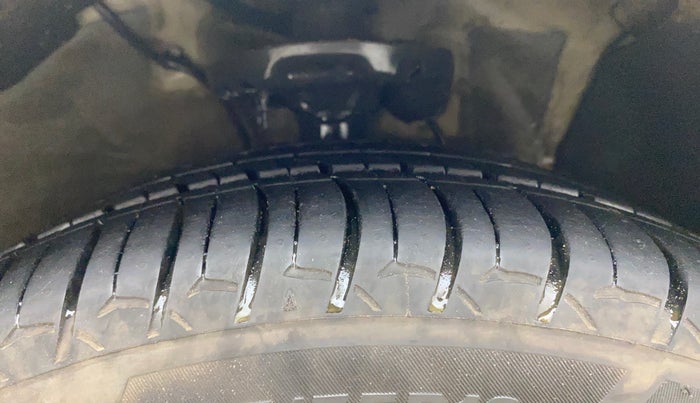 2018 Hyundai Verna 1.6 VTVT SX O, Petrol, Manual, 74,340 km, Right Front Tyre Tread