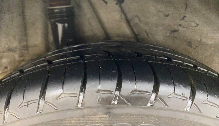 2018 Hyundai Verna 1.6 VTVT SX O, Petrol, Manual, 74,340 km, Right Rear Tyre Tread