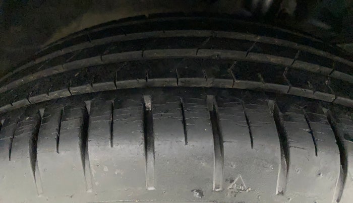 2016 Maruti Baleno ZETA PETROL 1.2, Petrol, Manual, 25,456 km, Right Front Tyre Tread