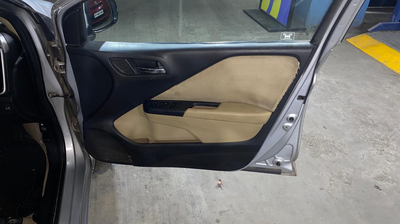 2018 Honda City 1.5L I-VTEC SV, Petrol, Manual, 44,401 km, Driver Side Door Panels Control