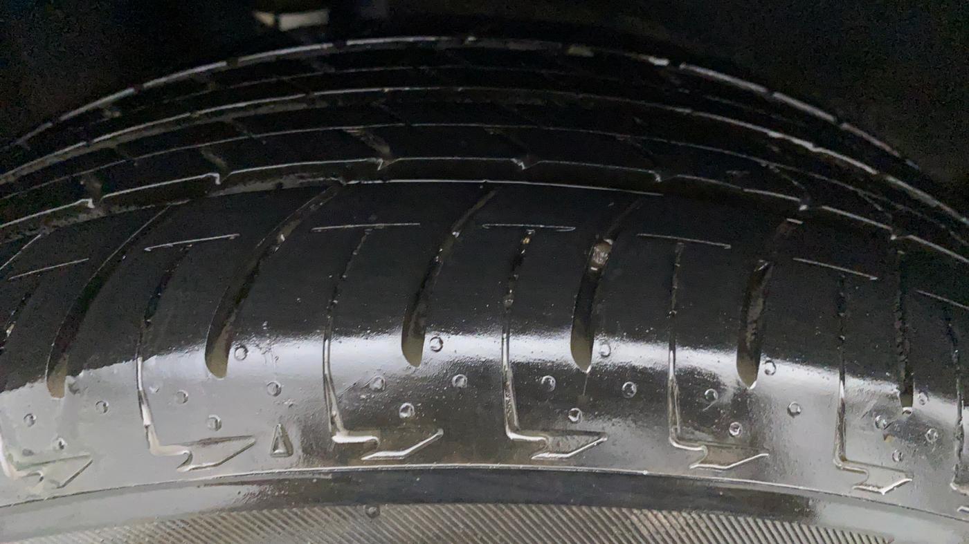 2017 Ford Ecosport 1.5 TITANIUM PLUS TI VCT AT, Petrol, Automatic, 10,436 km, Right Front Tyre Tread