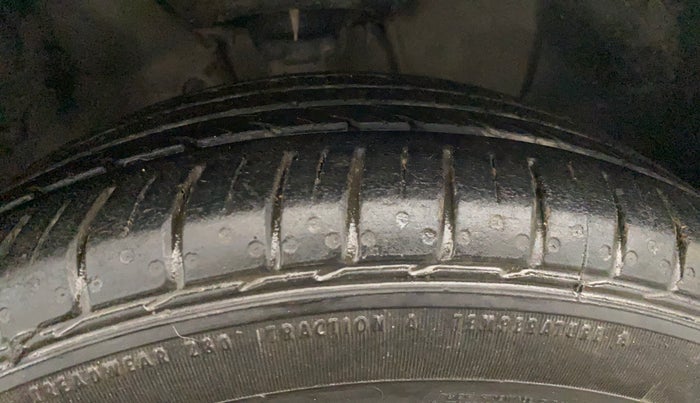 2016 Hyundai Elite i20 ASTA 1.2, Petrol, Manual, 82,901 km, Right Front Tyre Tread