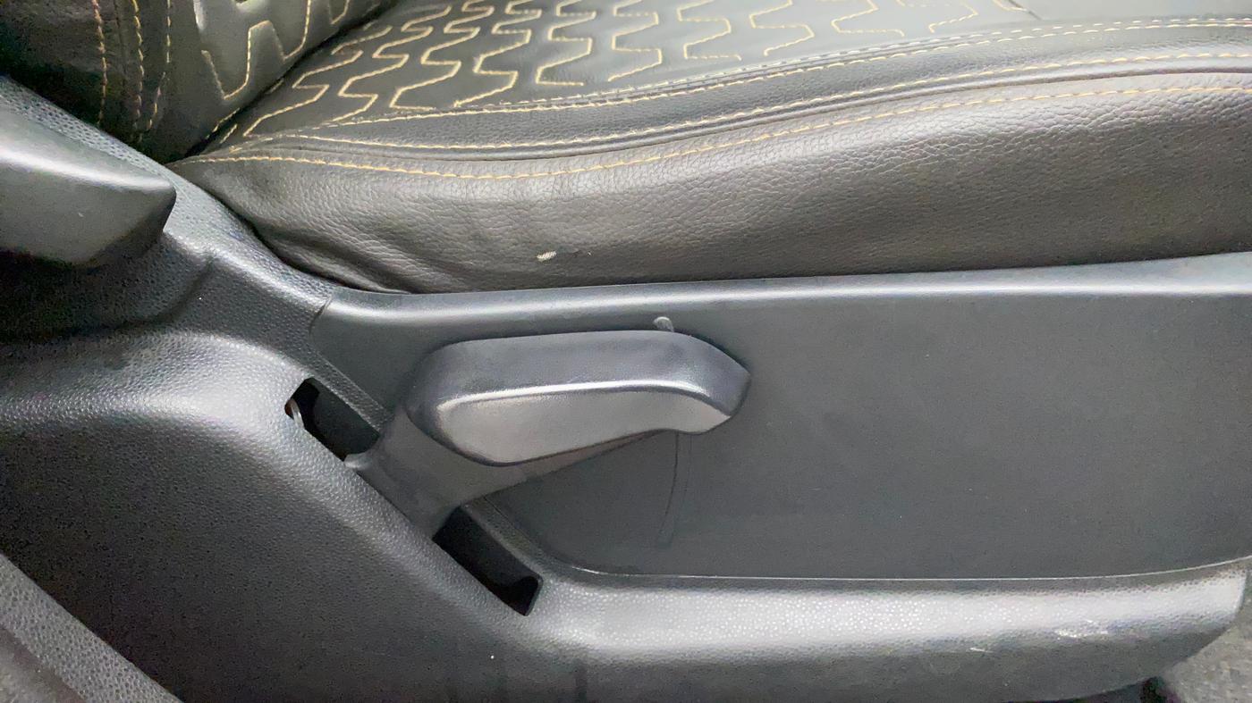 2018 Ford Ecosport TITANIUM 1.5L DIESEL, Diesel, Manual, 73,250 km, Driver Side Adjustment Panel