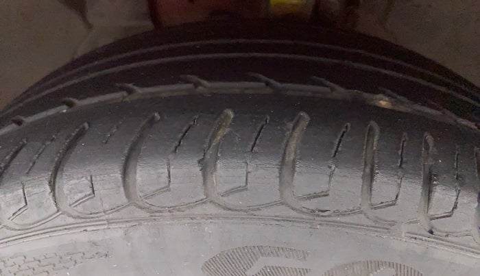 2018 Ford Ecosport TITANIUM 1.5L DIESEL, Diesel, Manual, 73,250 km, Left Front Tyre Tread