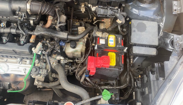 2022 Maruti Swift ZXI PLUS AMT DUAL TONE, Petrol, Automatic, 45,137 km, Engine View - Left