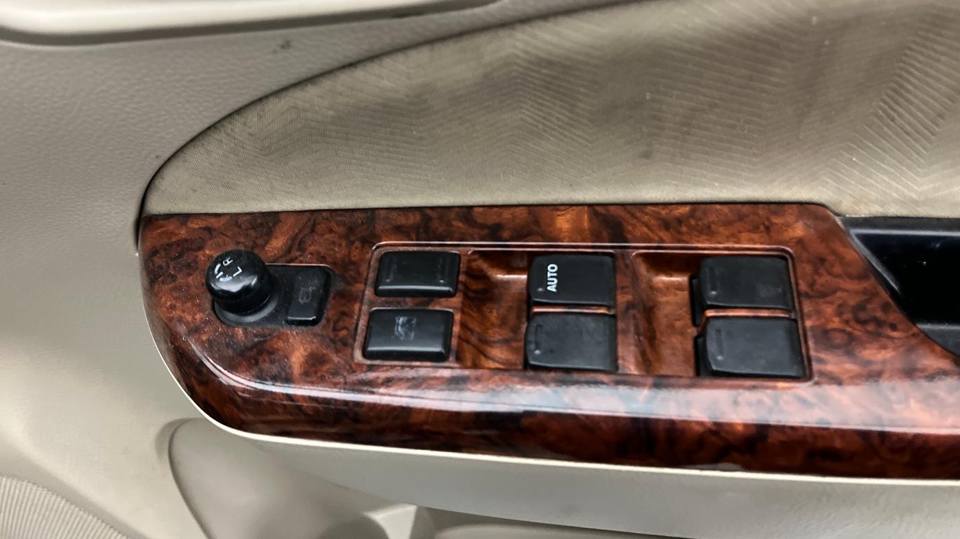 2018 Maruti Ertiga ZXI+, Petrol, Manual, 50,714 km, Driver Side Door Panels Control