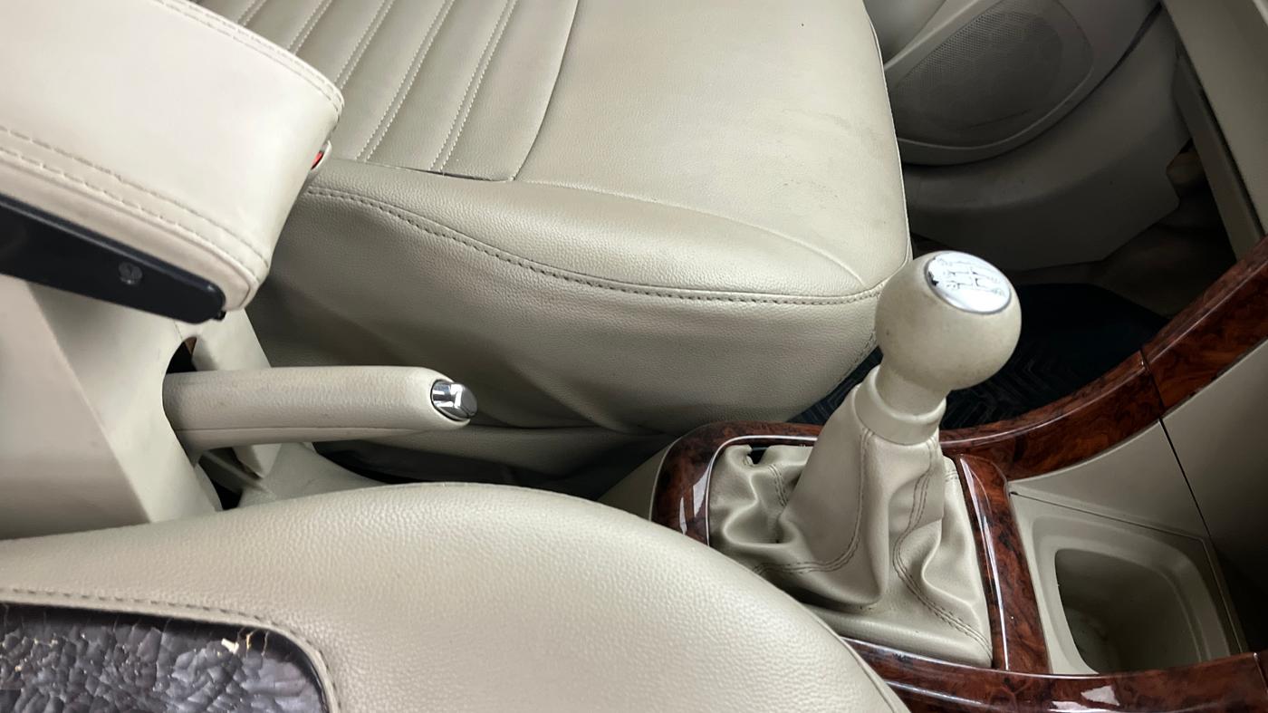 2018 Maruti Ertiga ZXI+, Petrol, Manual, 50,714 km, Gear Lever