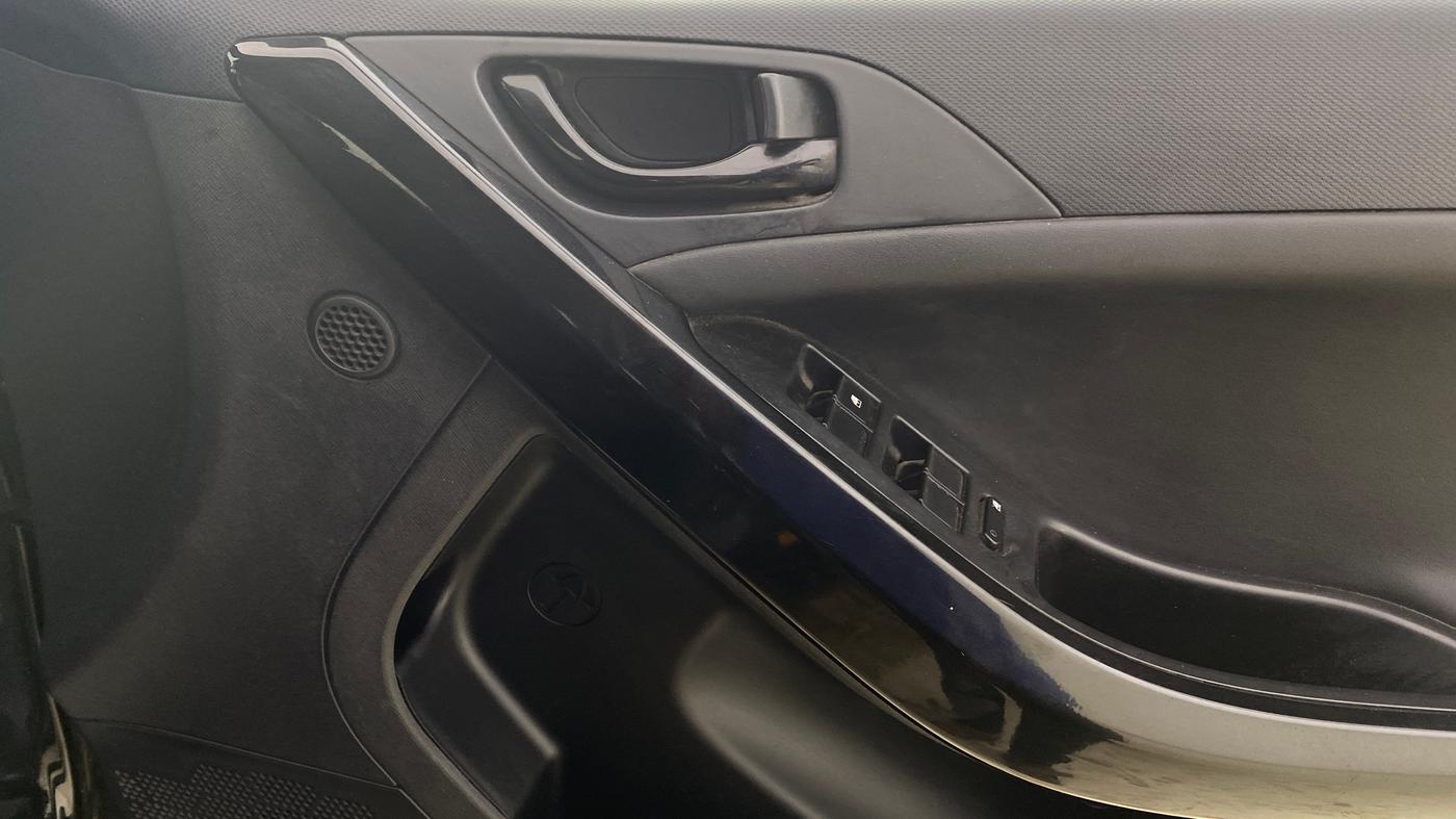 2023 Tata NEXON XZ PLUS PETROL SUNROOF DARK EDITION, Petrol, Manual, 46,428 km, Driver Side Door Panels Control