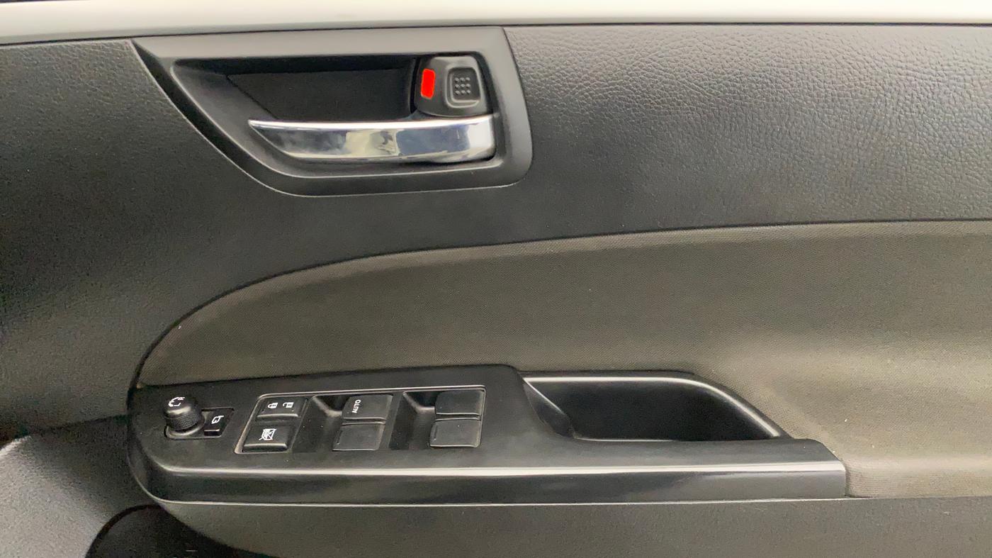 2014 Maruti Swift VXI, Petrol, Manual, 19,993 km, Driver Side Door Panels Control