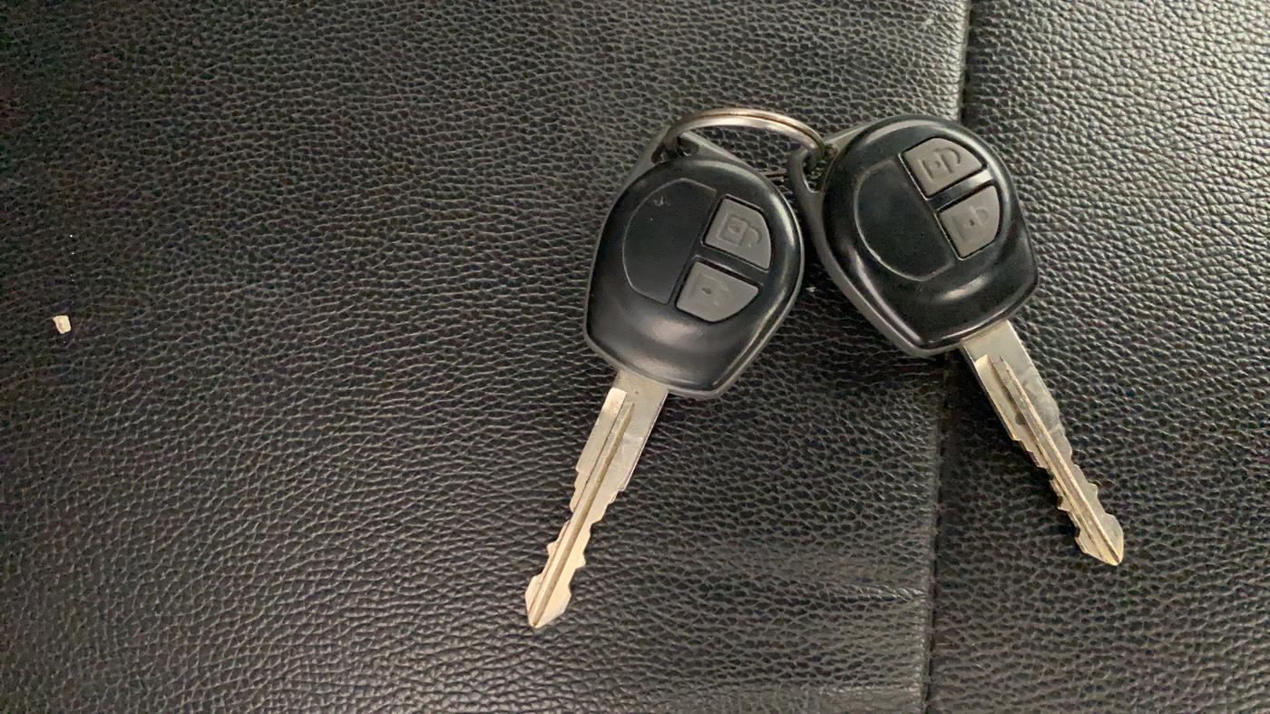 2014 Maruti Swift VXI, Petrol, Manual, 19,993 km, Key Close Up