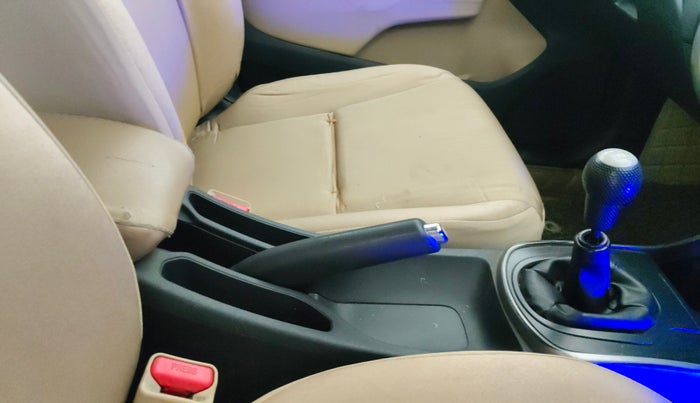 2016 Honda City 1.5L I-VTEC V MT, Petrol, Manual, 92,322 km, Gear Lever